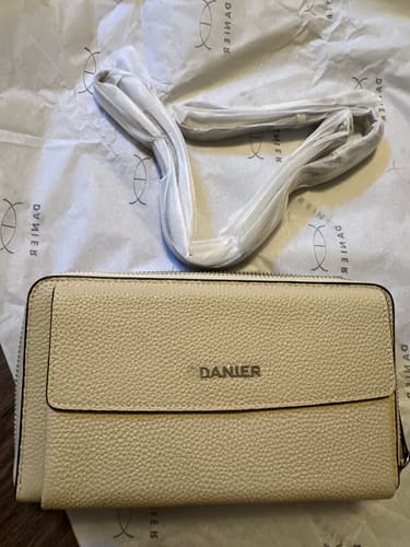 Customer photo review of CIANA LARGE SMART PHONE WALLET CROSSBODY