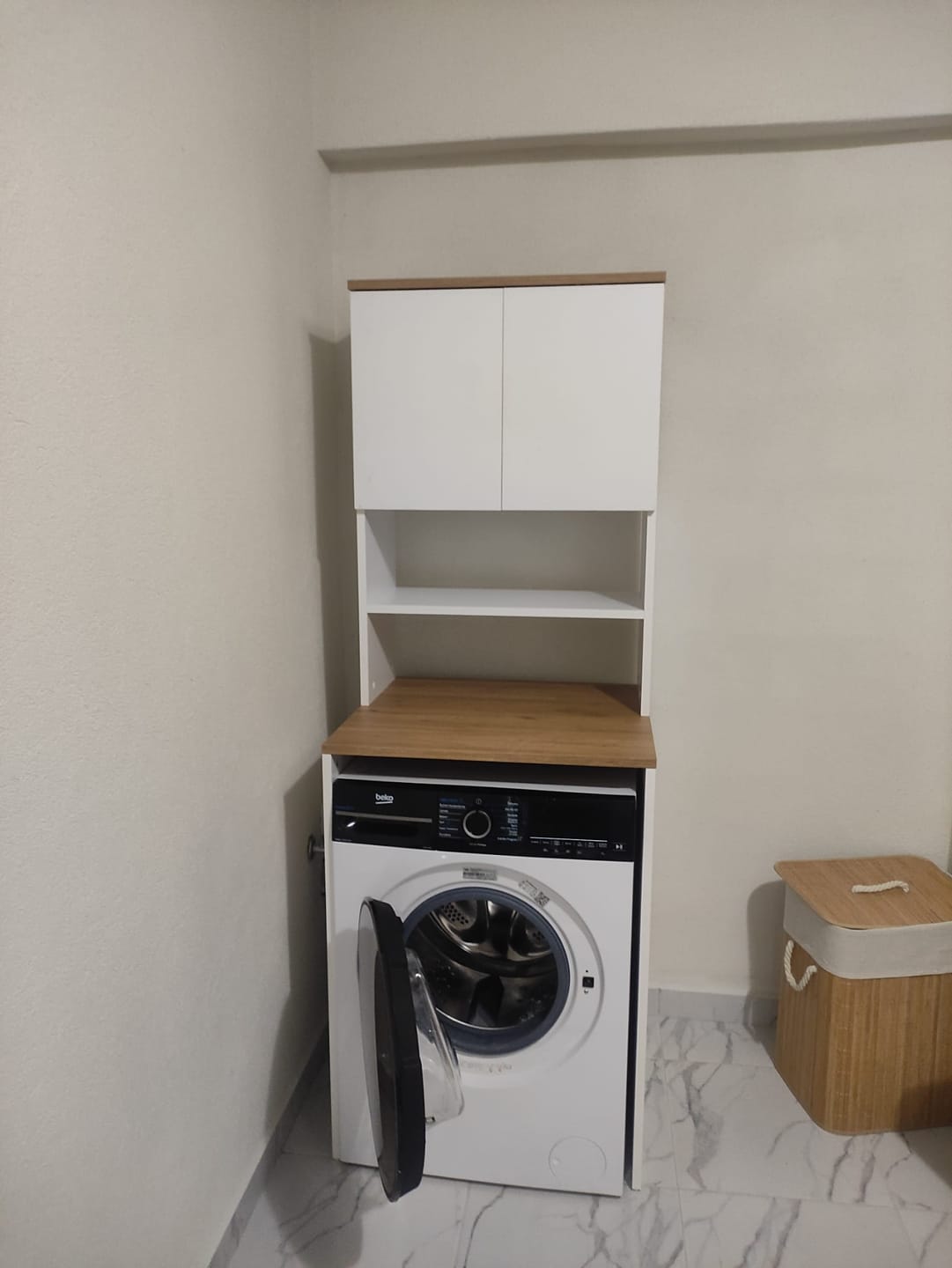 Customer photo review of Rani KD101 Çamaşır Makinesi Dolabı 3 Raflı Kapaklı Banyo Dolabı Beyaz - Sepet Ceviz