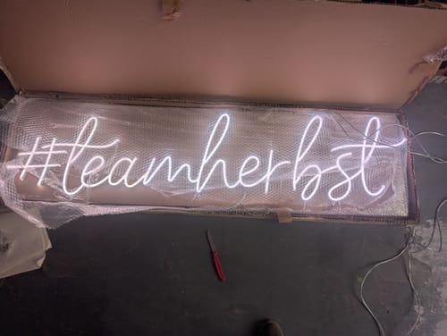 Lena H. review of LED-Neon Schriftzug #teamherbst image 1 out of 1