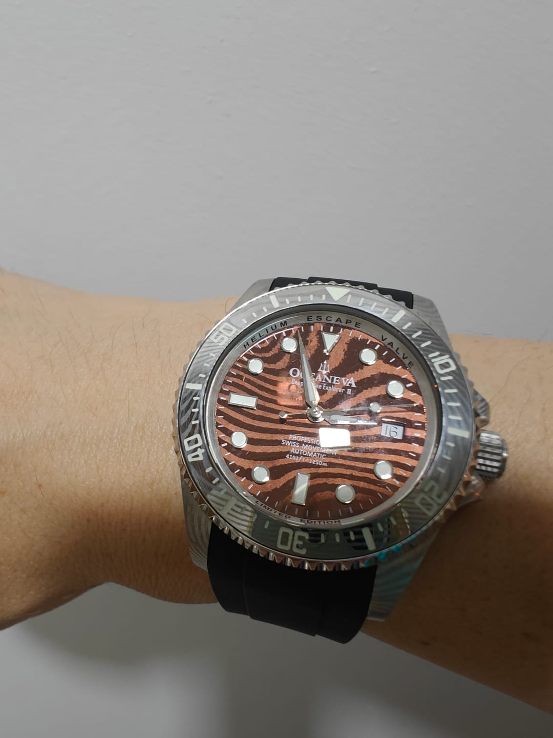 Customer photo review of Oceaneva Mens Deep Marine Explorer II Coffee Brown Damascus Steel Dial Watch Rubber