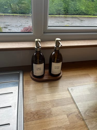 Customer photo review of Set of 2 Amber Glass Bottle 500 ML with Metal Pump & Small Tray