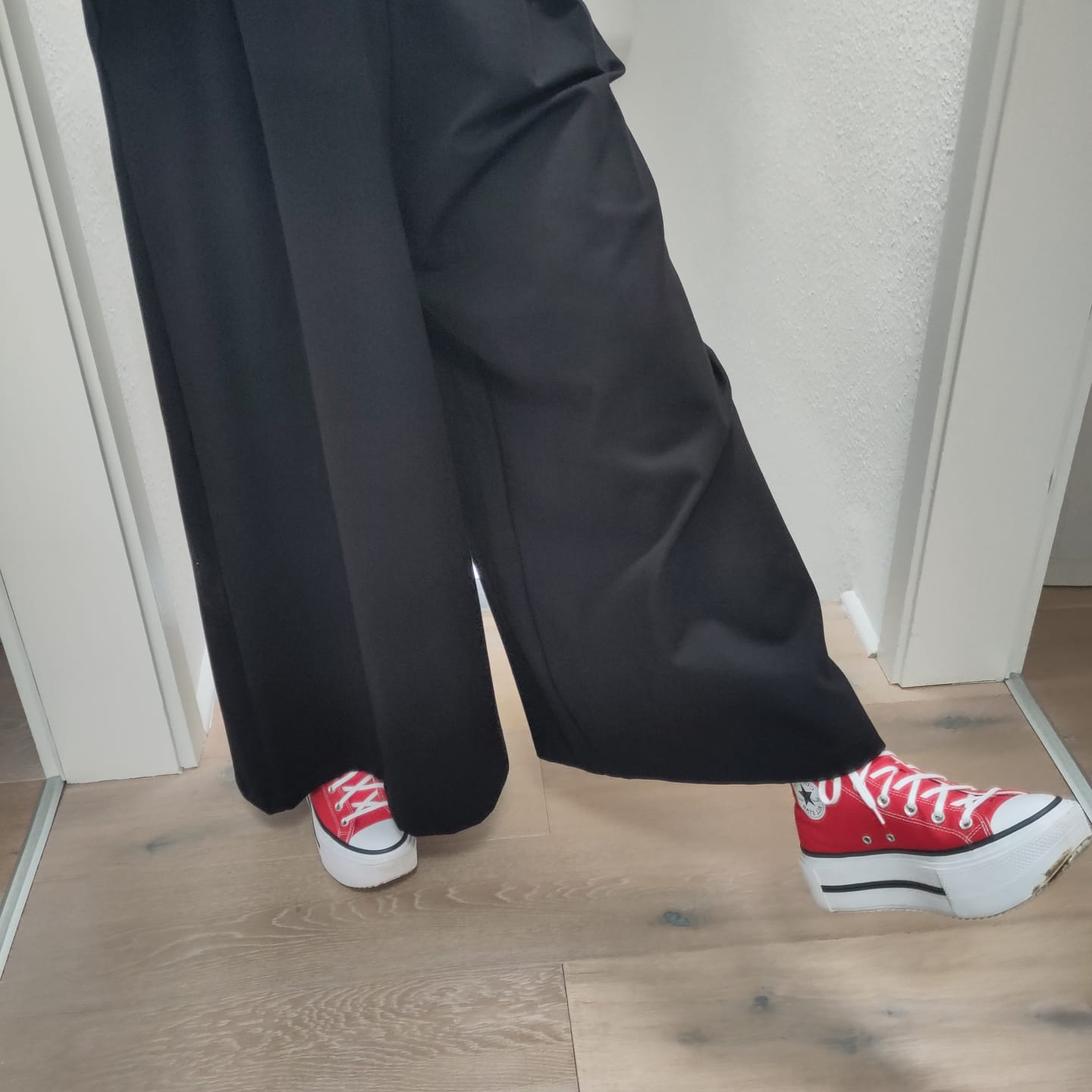 Customer photo review of LINNEE Wide-Leg-Hose aus Interlock-Qualität