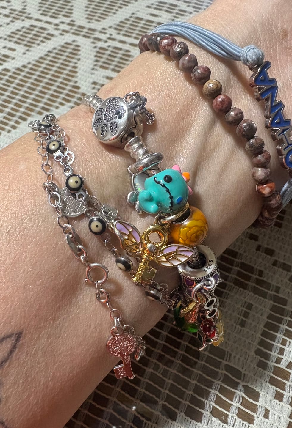 Customer photo review of Pulsera Huella de Perrito Diamantes