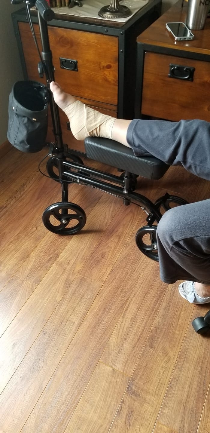 Customer photo review of YF-9005G Economy Knee Walker 10" Wheels with Dual Braking System