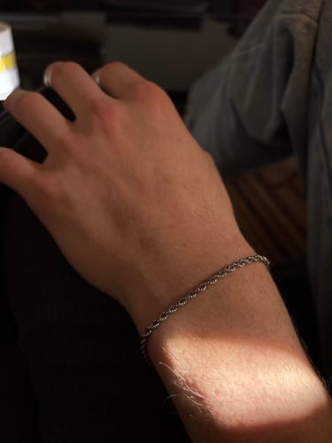 Reseña con foto de un cliente sobre Pulsera Rope 3mm