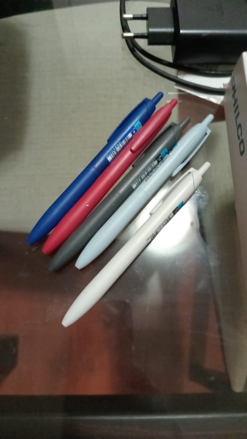 Customer photo review of Uni Jetstream - Bolígrafo Lite Touch Ink 0.5 mm