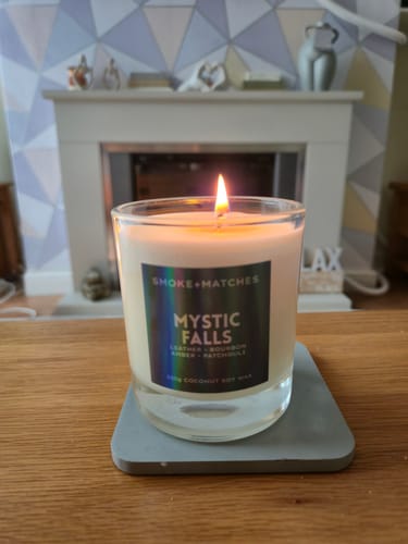 Customer photo review of 🌲 Mystic Falls 🌲 - 220g Candle