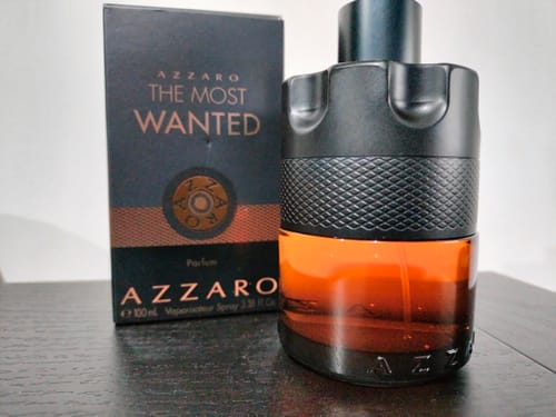 Reseña con foto de un cliente sobre Perfume Azzaro The Most Wanted Parfum
