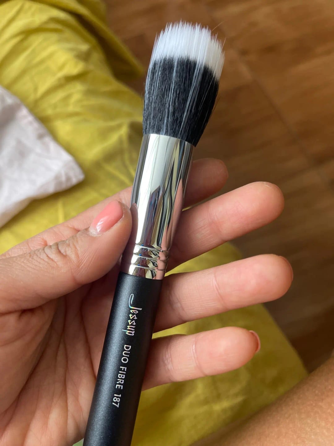 Customer photo review of Duo Fiber Large Blending Brush 187