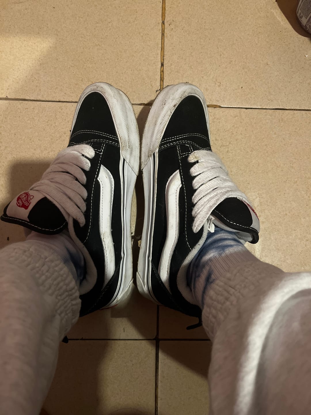 Customer photo review of Zapatilla Vans Knu Skool Unisex Negro