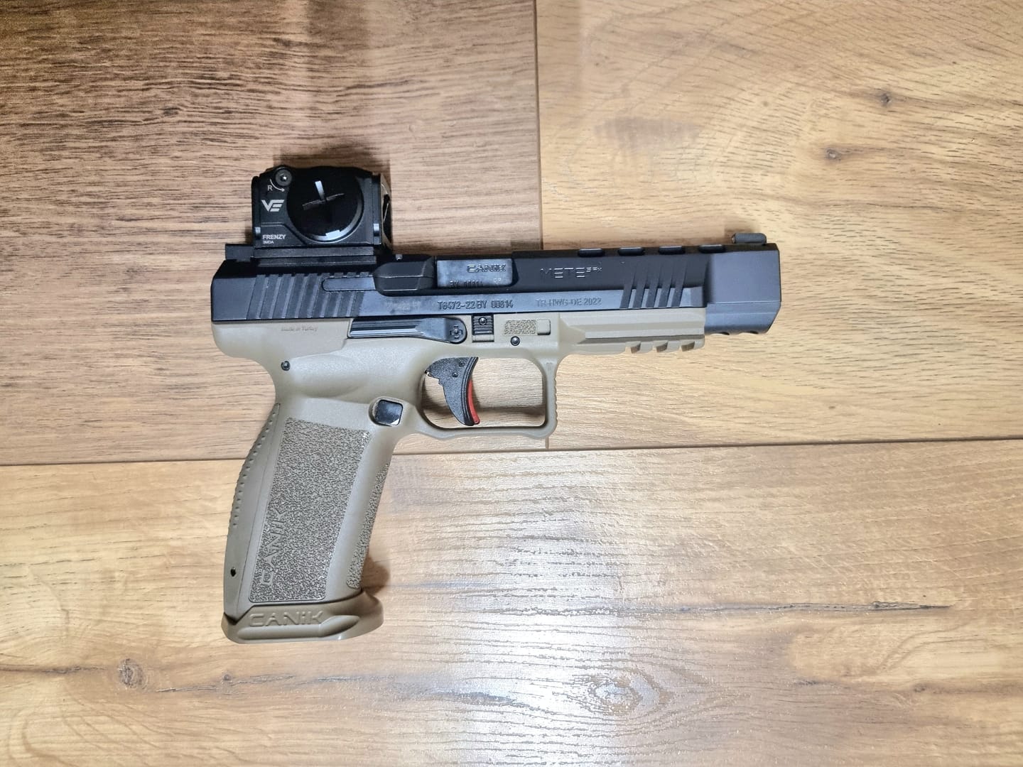 Customer photo review of Vector Optics SCRD-75 1x18x22 Enclosed