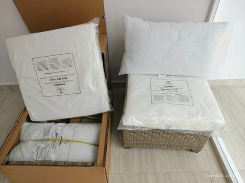 Customer photo review of Sofá sin Reposabrazos para Exteriores en Mimbre Envejecido con Cojines Azules