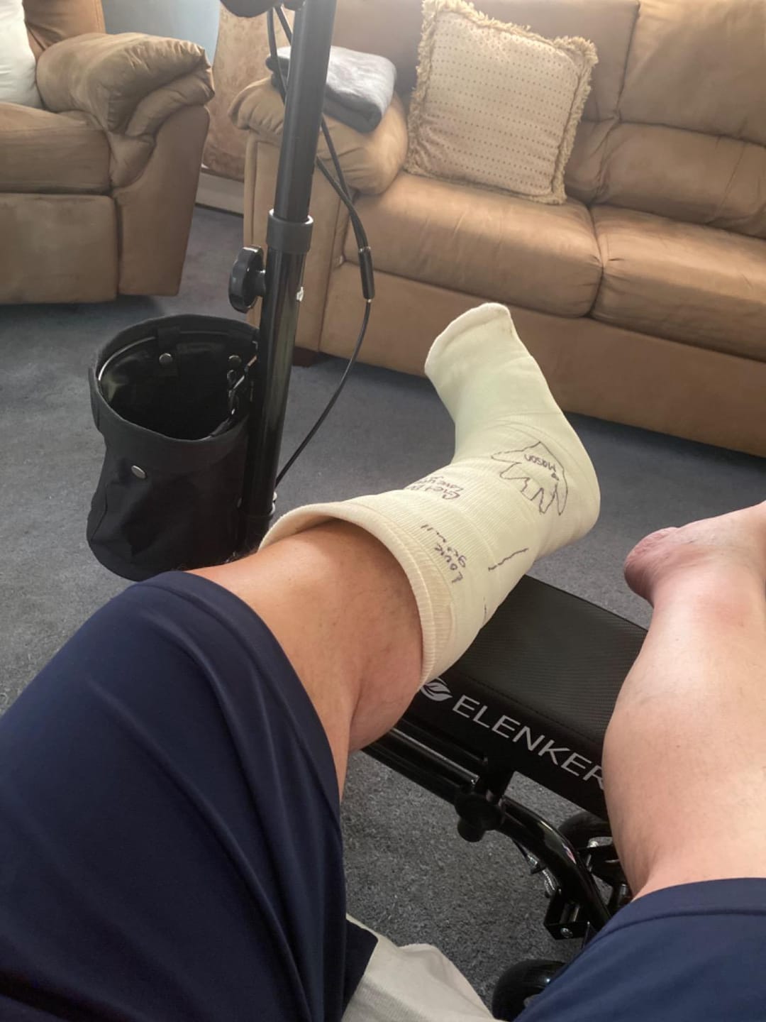 Customer photo review of YF-9005G Economy Knee Walker 10" Wheels with Dual Braking System