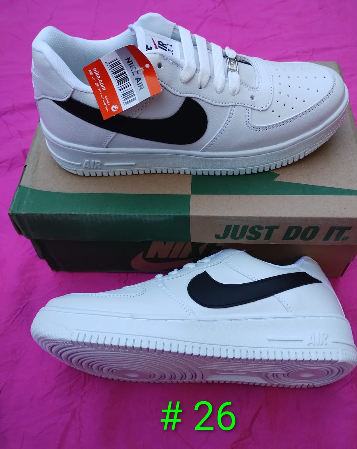 Customer photo review of Tenis 270 Blanco Negro