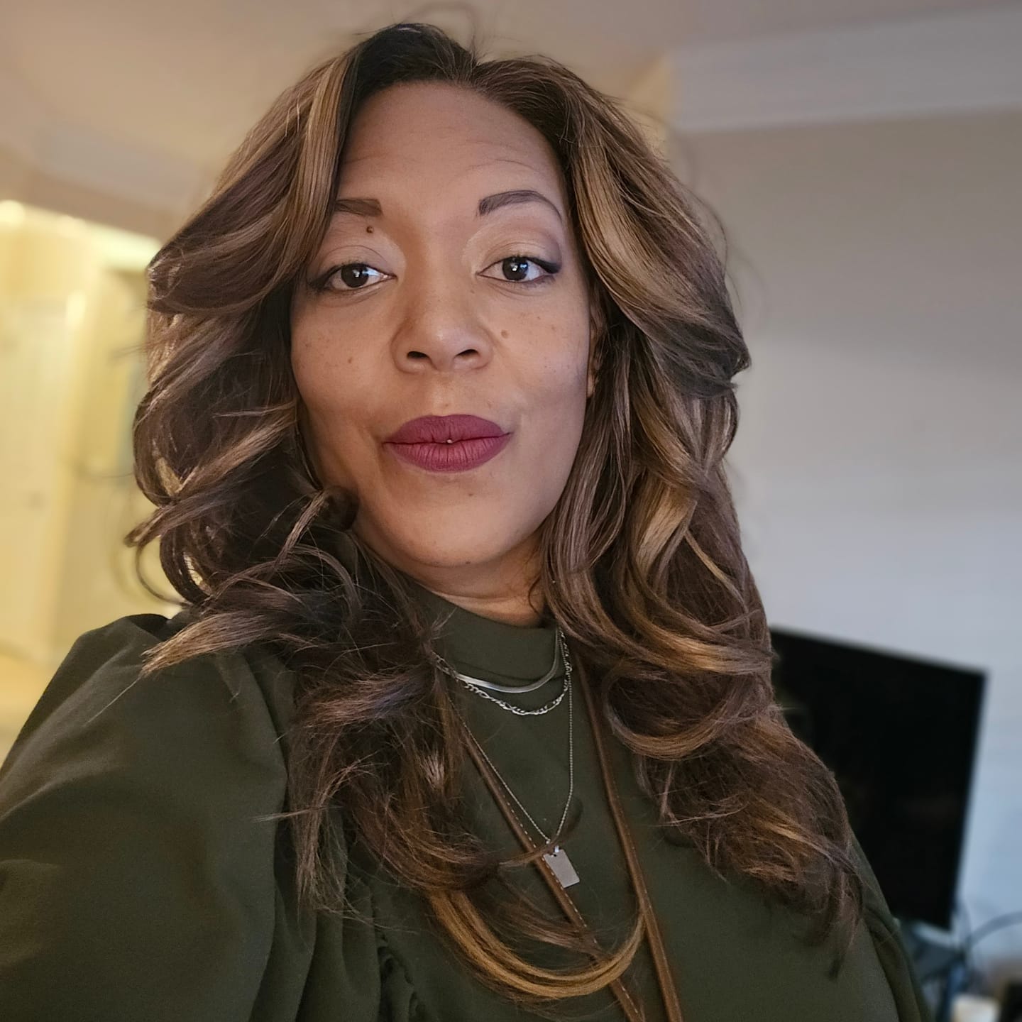 Customer photo review of Shake N Go Equal Curtain Bang HD Lace Wig - MAVEN