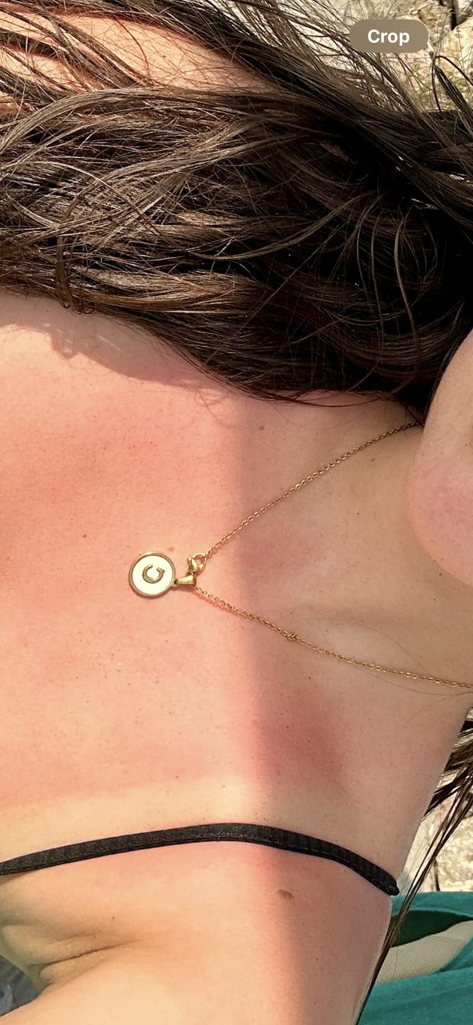 Customer photo review of Collar Concha Nacar con Inicial