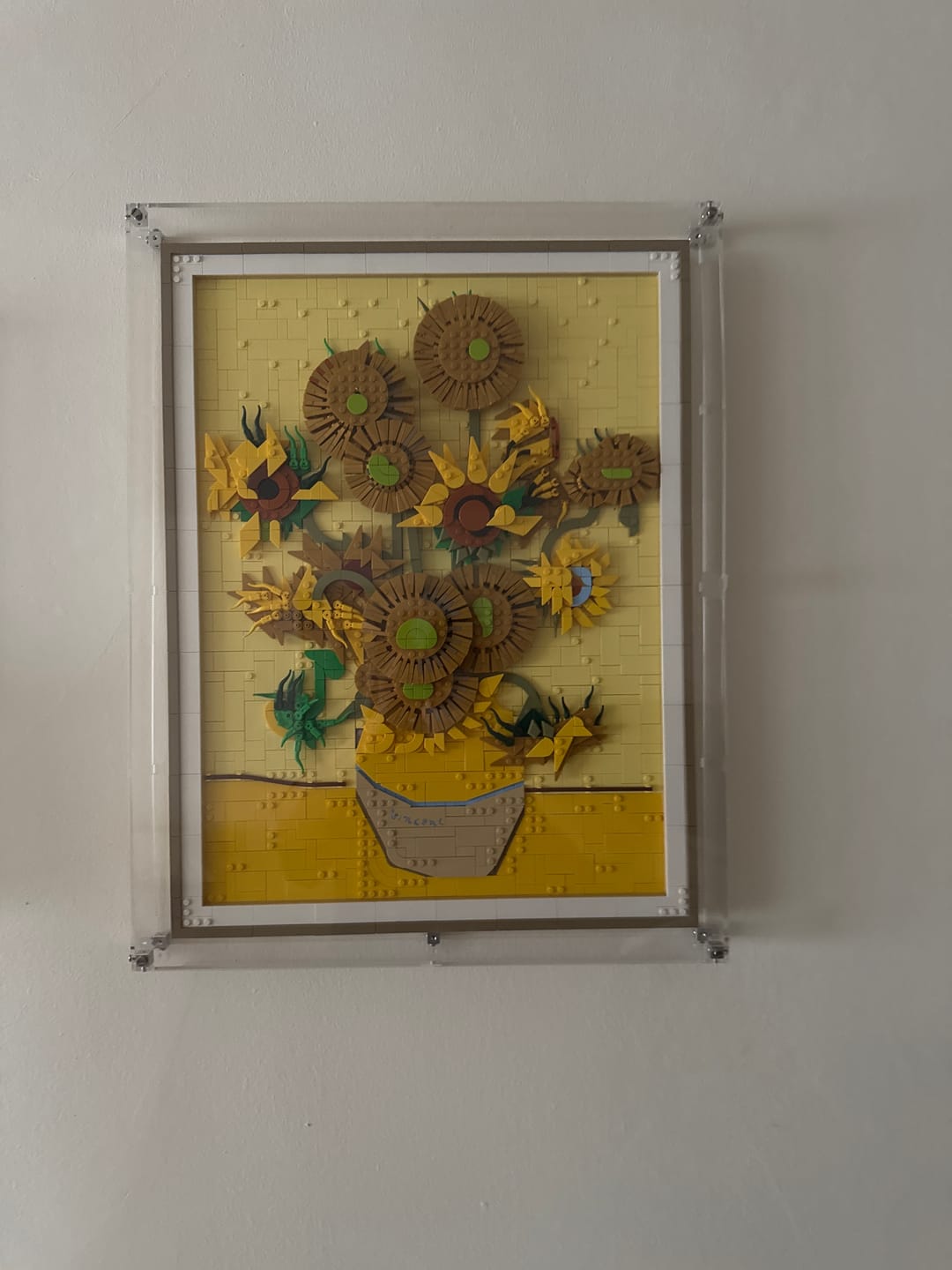 Customer photo review of Wall Mounted Display Case for LEGO® 31215 Art Vincent van Gogh – Sunflowers