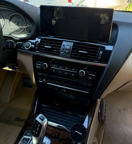 Customer photo review of 12.3'' Ultra CarPlay Android Auto Linux screen for BMW X3 F25 X4 F26 2011-2017