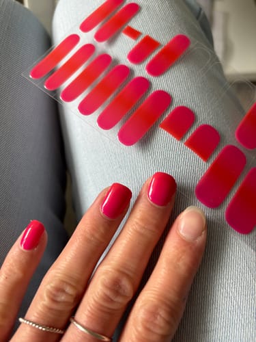 Katharina K. review of UV Gel: Hot Ombré image 1 out of 1