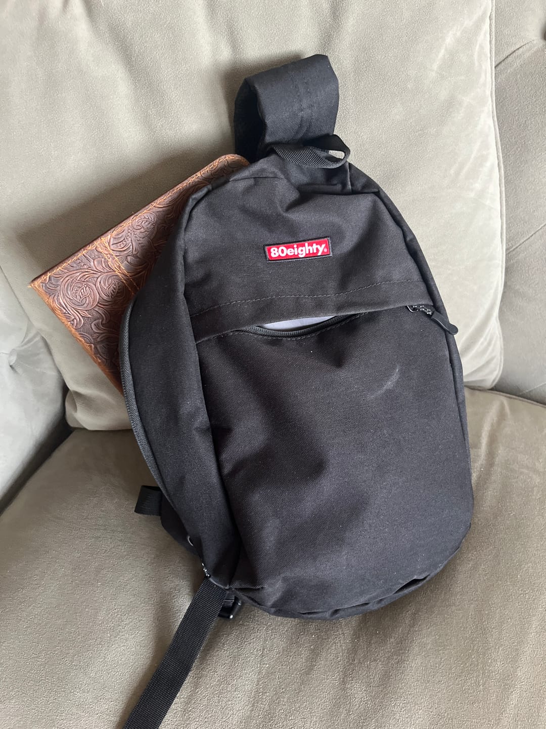 Customer photo review of 80Eighty® Sling Bag