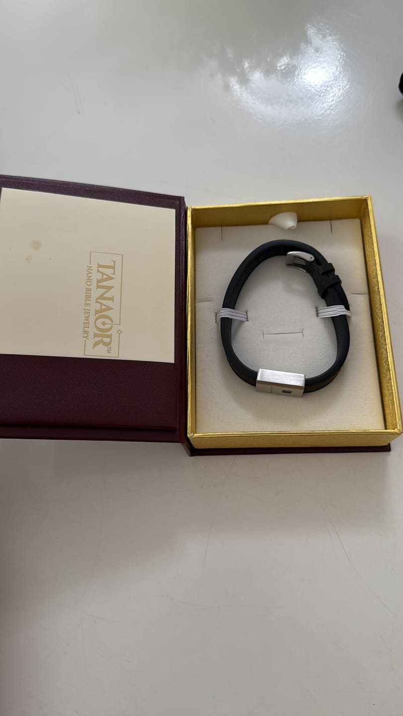 Customer photo review of אריזת מתנה בצורת ספר תנ״ך לצמיד