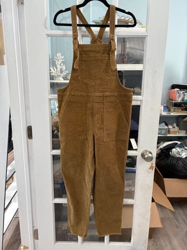Customer photo review of American Eagle Outfitters Women's Secondhand Wholesale Clothing