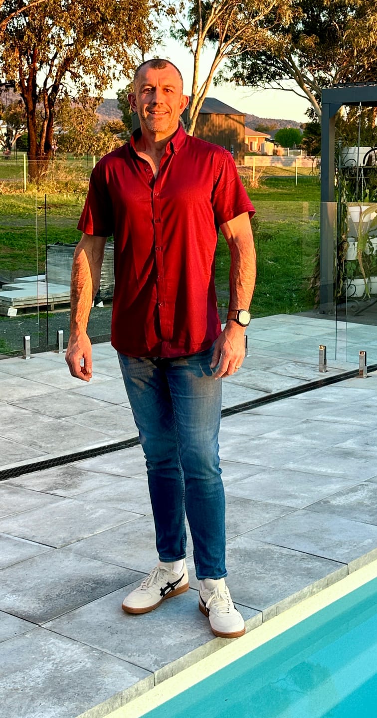 Customer photo review of Bamboo Satin Stretch Short Sleeve Shirt - Burgundy