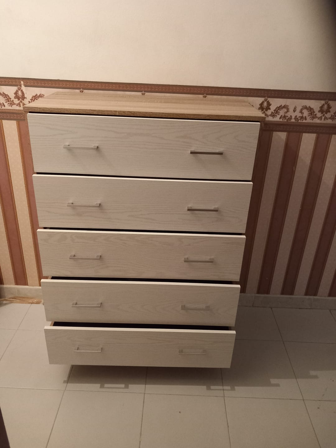 Customer photo review of Cassettiera con 5 cassetti in rovere nordico e bianco alpes