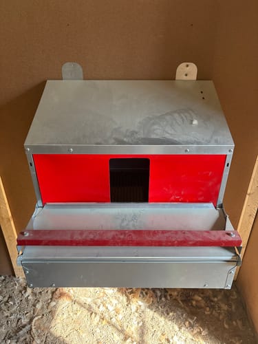 Customer photo review of Small (24") Reversible Rollout Nest Box (Up to 20 Hens)