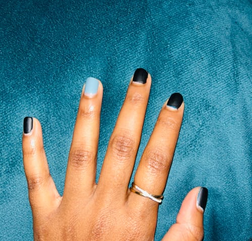 Customer photo review of Cross-Over Stones Lined Twist Ring