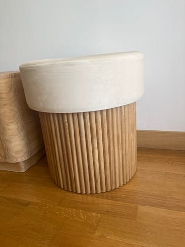 Customer photo review of OTSU - Pouf en velours beige et base en bois