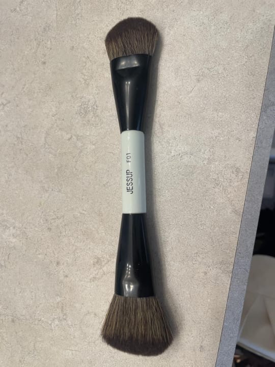 Customer photo review of 14-in-10 Duo-End Brush Versatility Collection T500