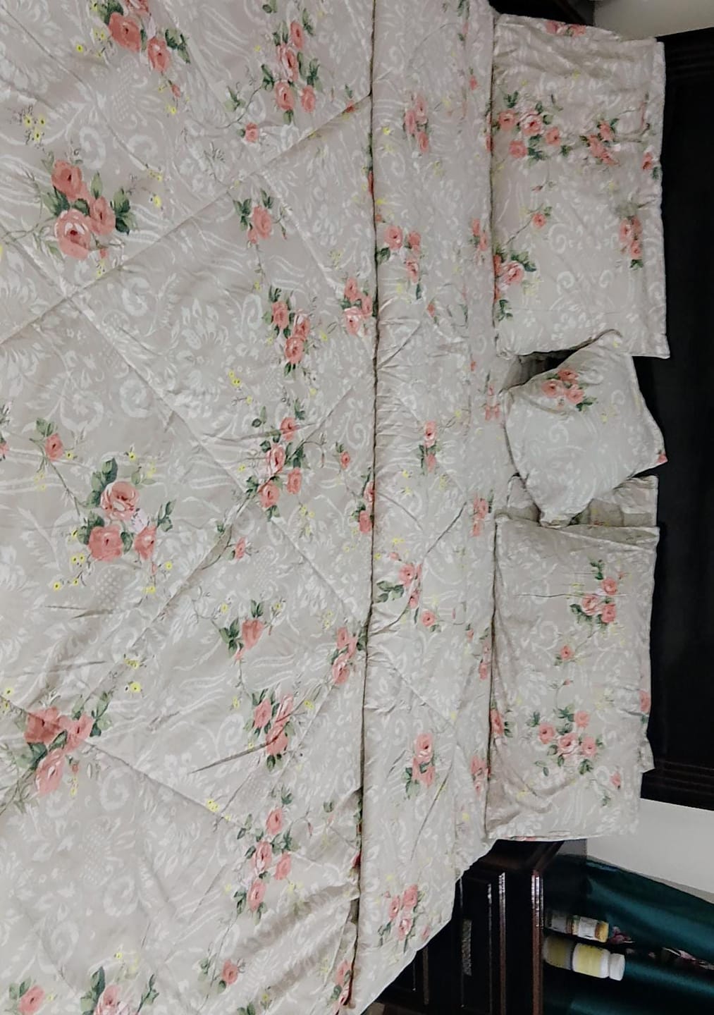 Customer photo review of ZIGMA Comforter Set- 7 Pcs
