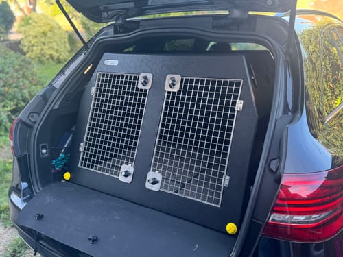 Customer photo review of Mercedes C-Class Estate | 2014–present | Dog Travel Crate | The DT 4