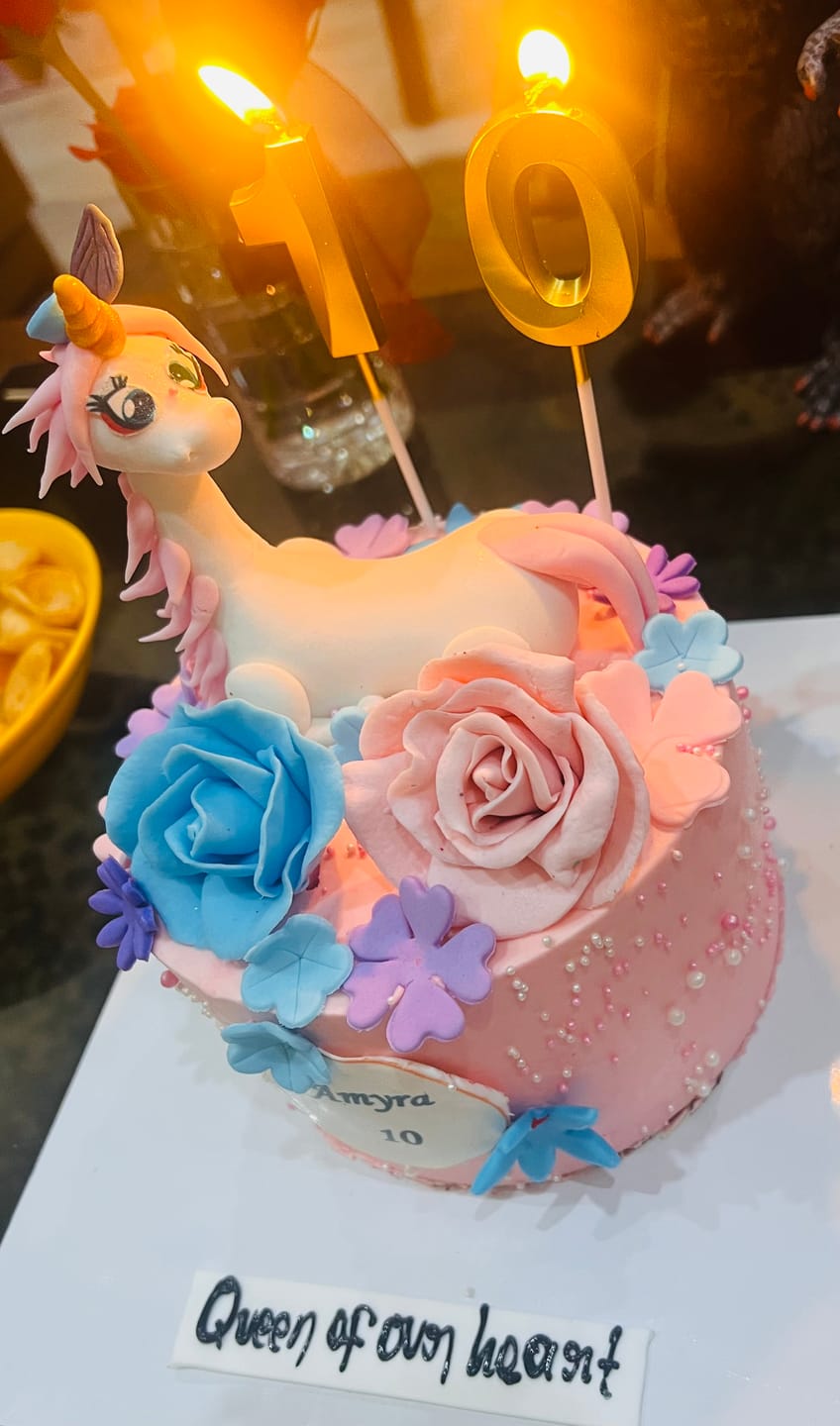 Customer photo review of Unicorn Lush Hair Cake