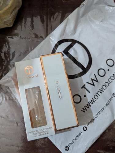 Customer photo review of O.TWO.O HYDRATING & PORE MINIMIZING FACE PRIMER