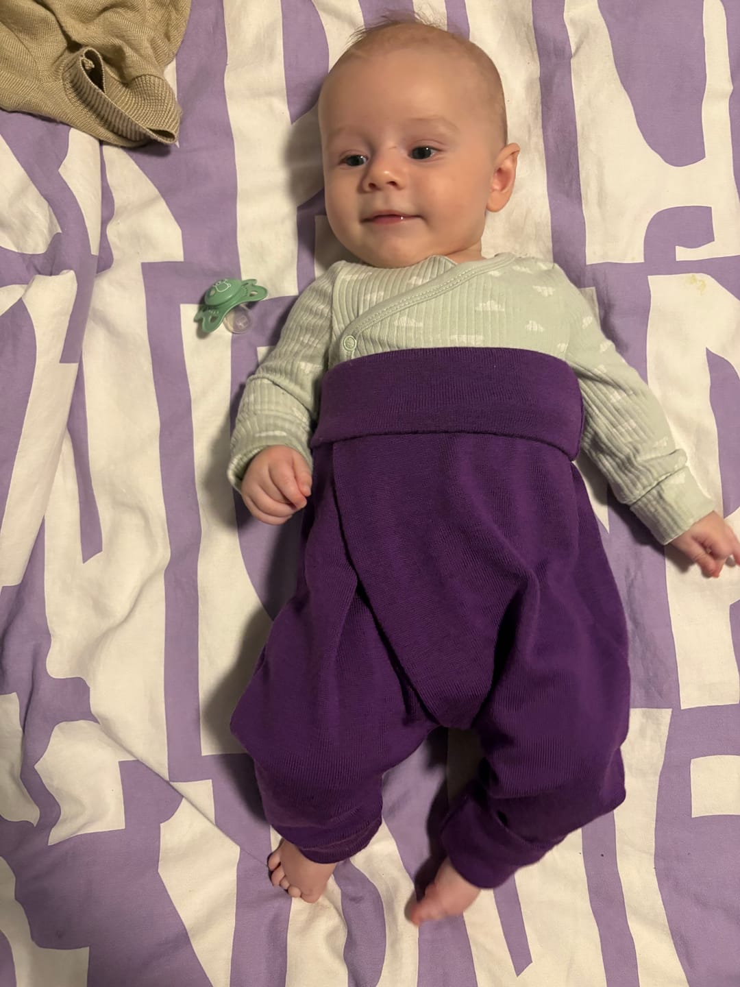Customer photo review of Upcycling Mitwachshose Orchidee