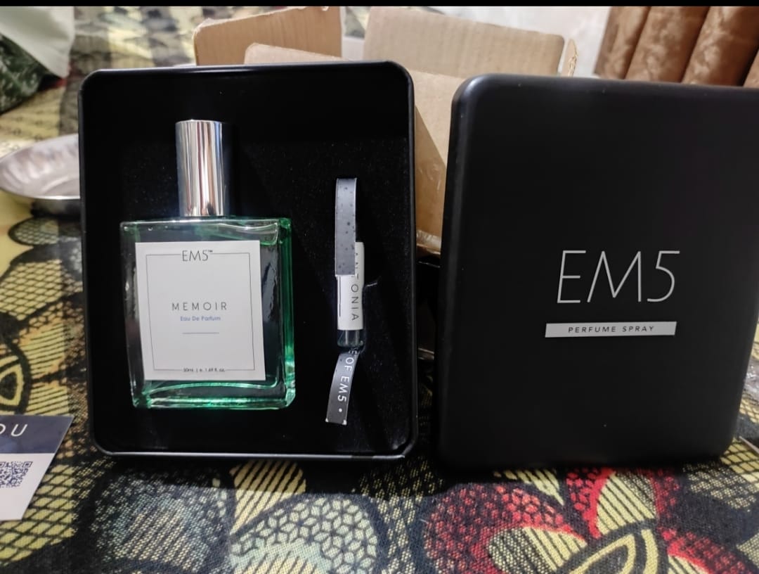 Customer photo review of Memoir | Eau De Parfum