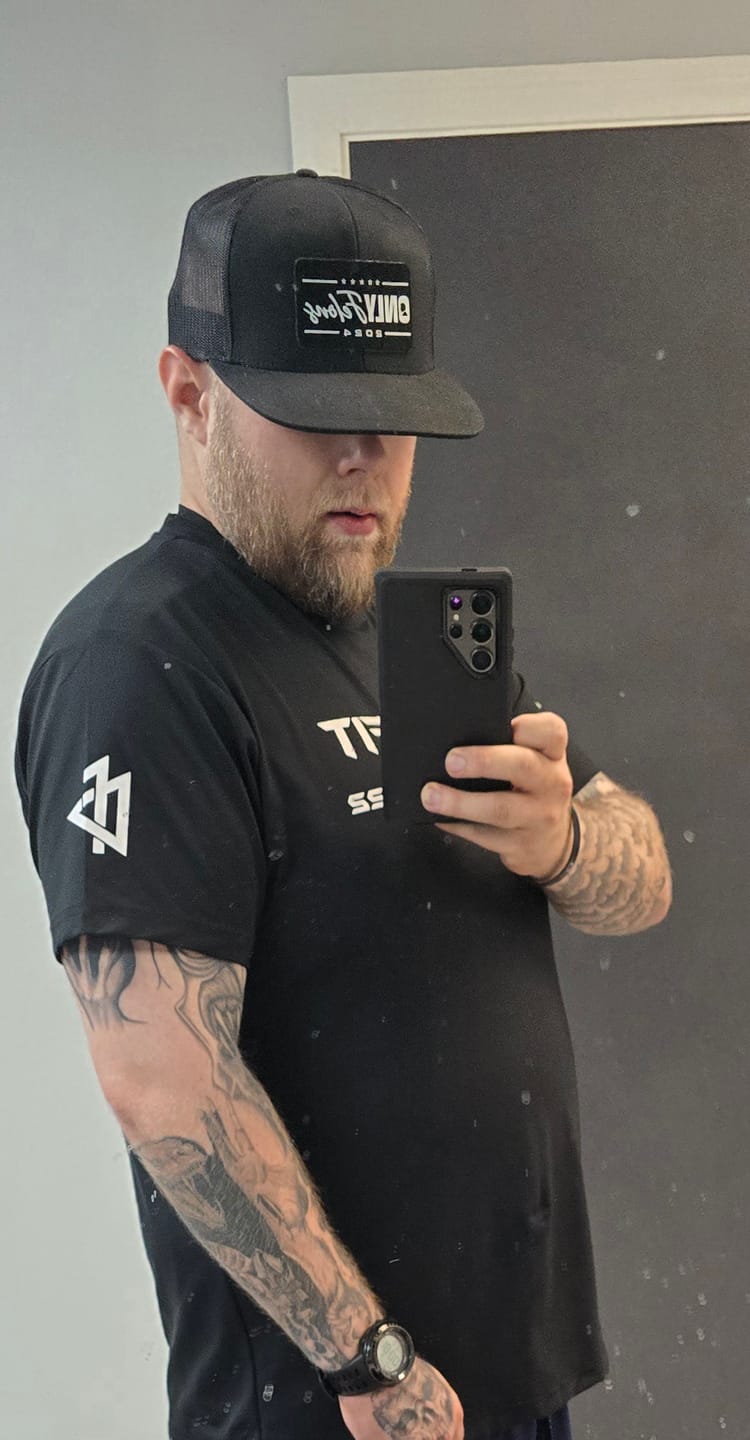 Customer photo review of Men's Gym Tee "Compellence"- Black