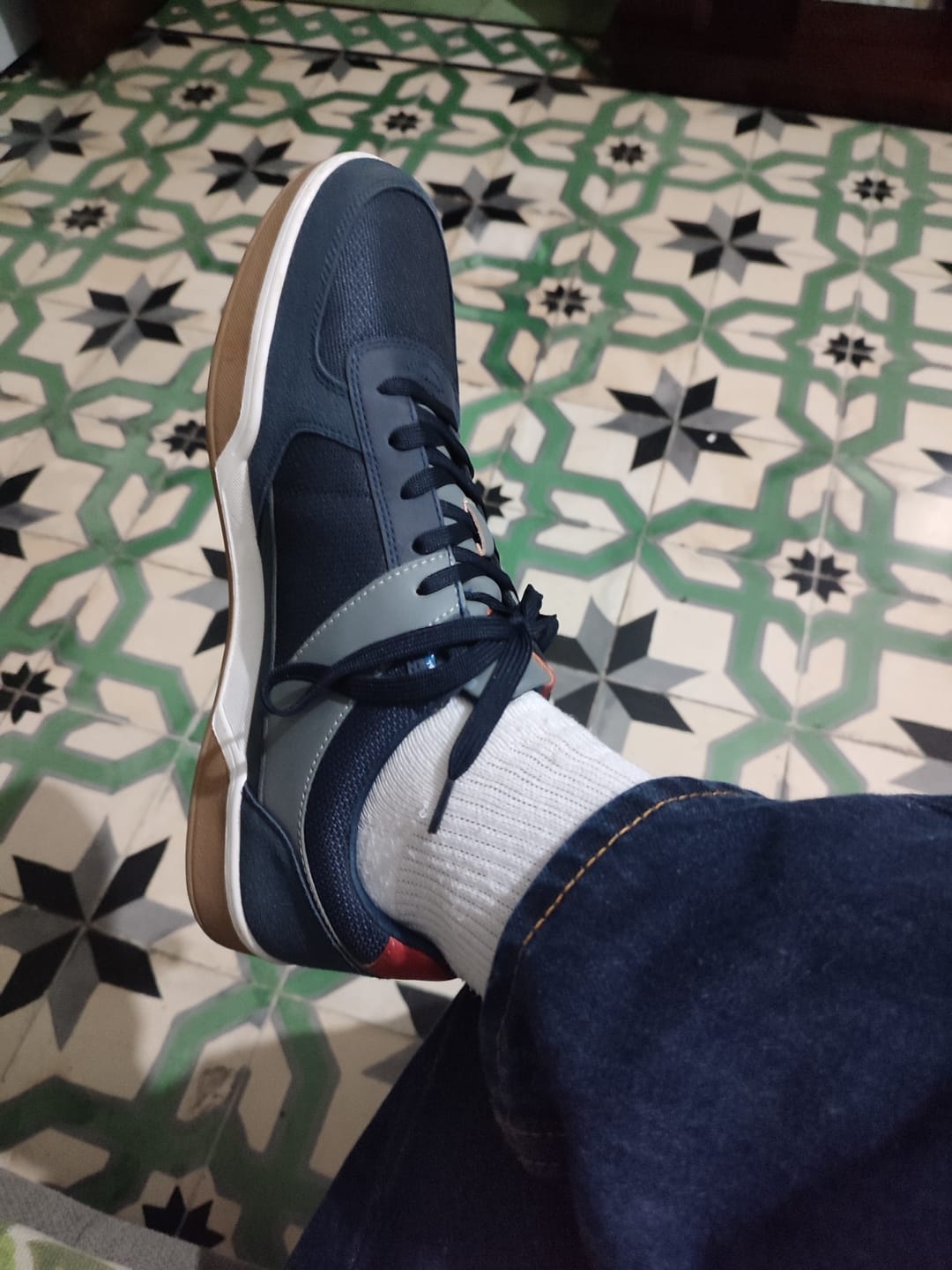 Customer photo review of Tenis Style Hank Azul Marino