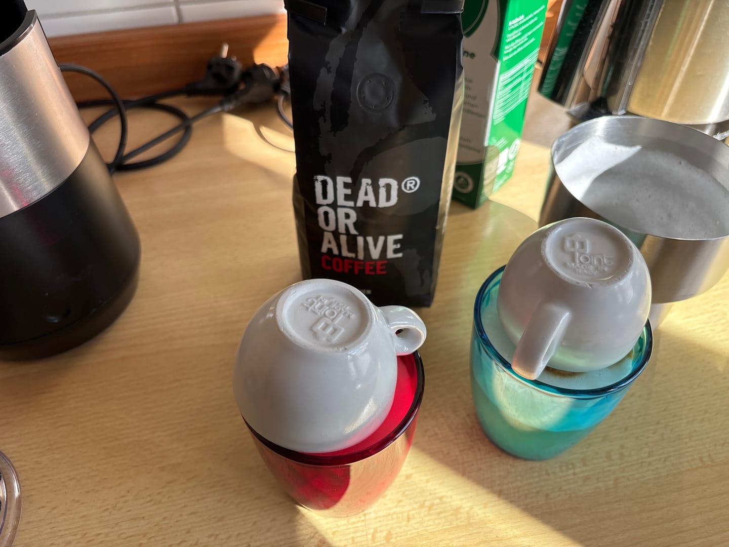 Customer photo review of DEAD OR ALIVE COFFEE Original – Kaffeebohnen, Medium-Dark Röstung, für Espresso & Filter, säurearm