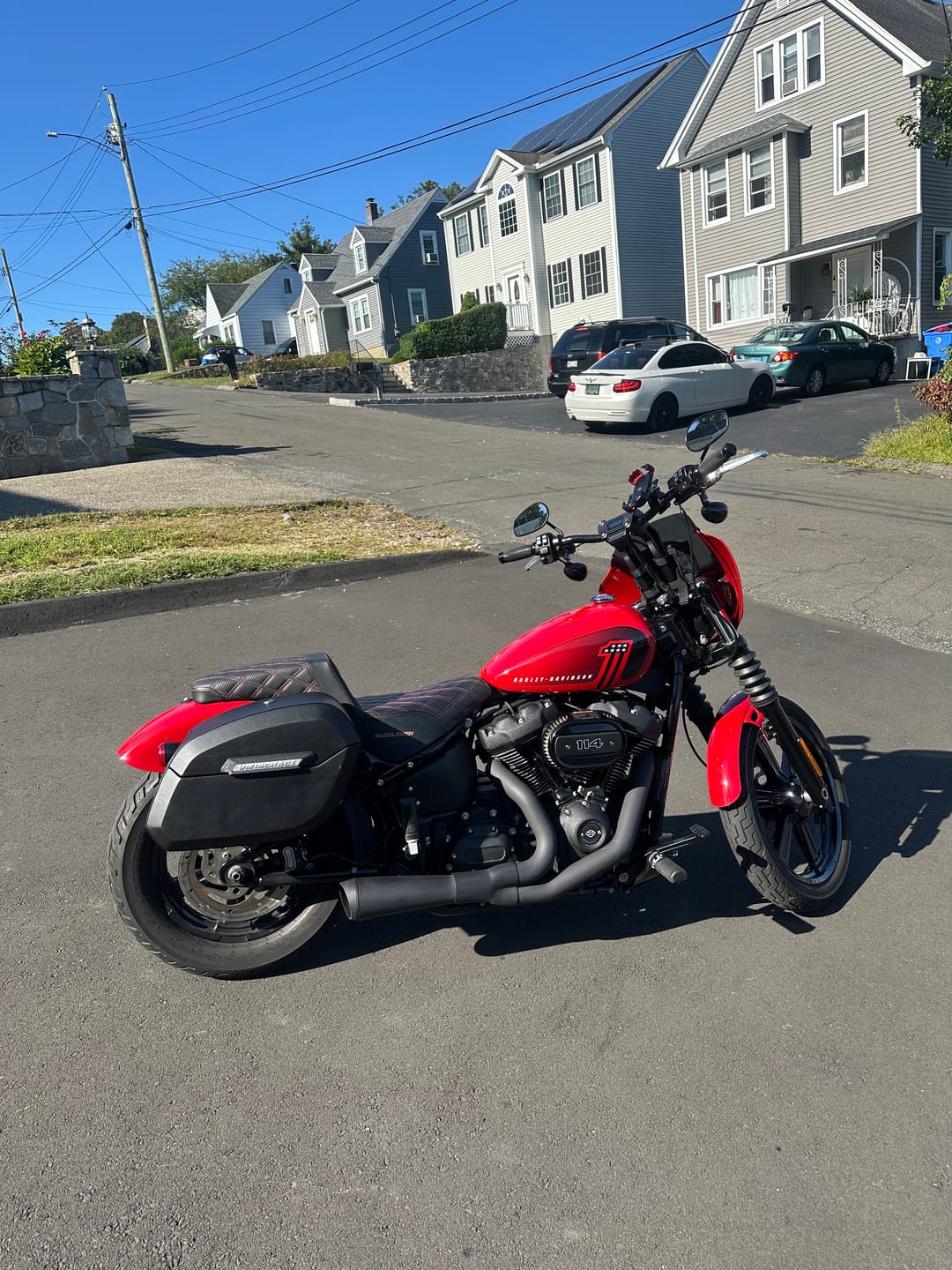 Customer photo review of 32L - Darkin Large Quick Mount Leather Wrapped Hard Saddlebags for Harley Softail Street Bob FXBB