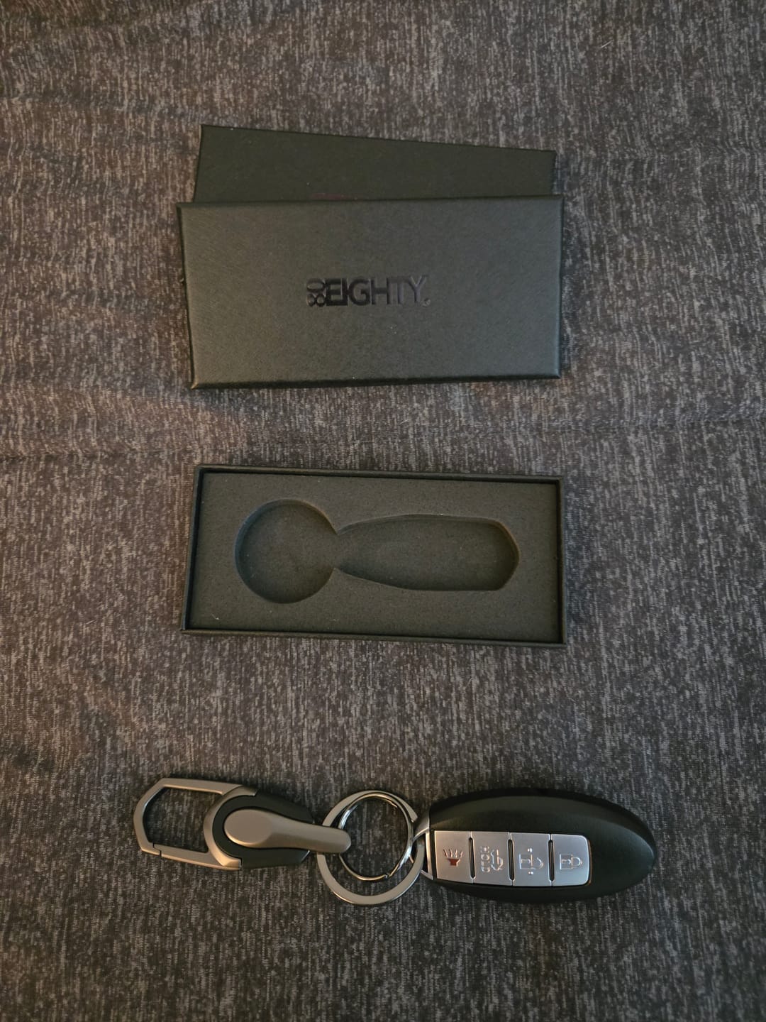 Customer photo review of 80Eighty® Zinc Alloy Keychain