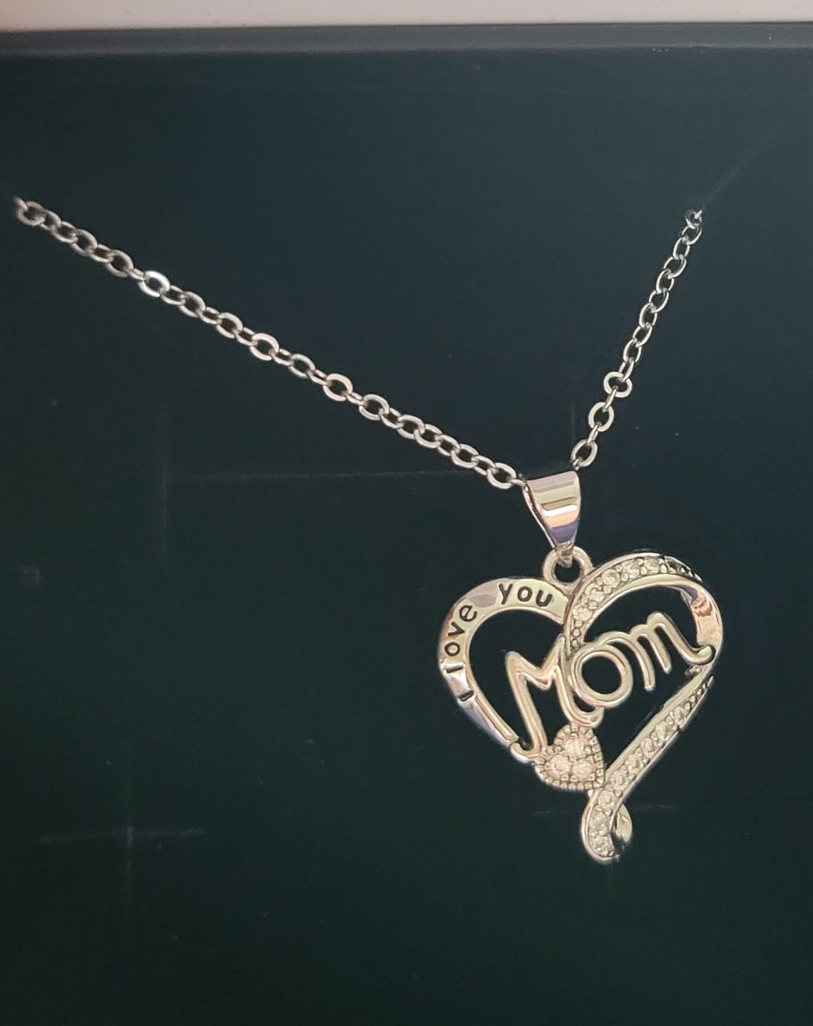 Customer photo review of Mom 18k White Gold Plated Necklaces with Swarovski Crystals and Message Card