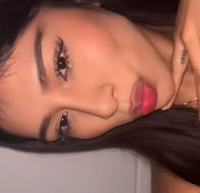 Customer photo review of Velvet Wing