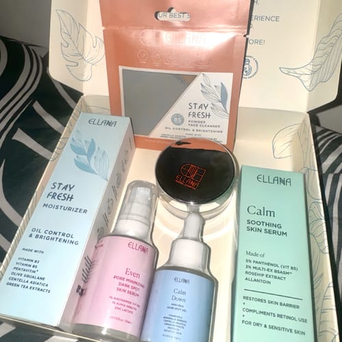 Customer photo review of Stay Fresh Moisturizer Controls Oil and Brightens