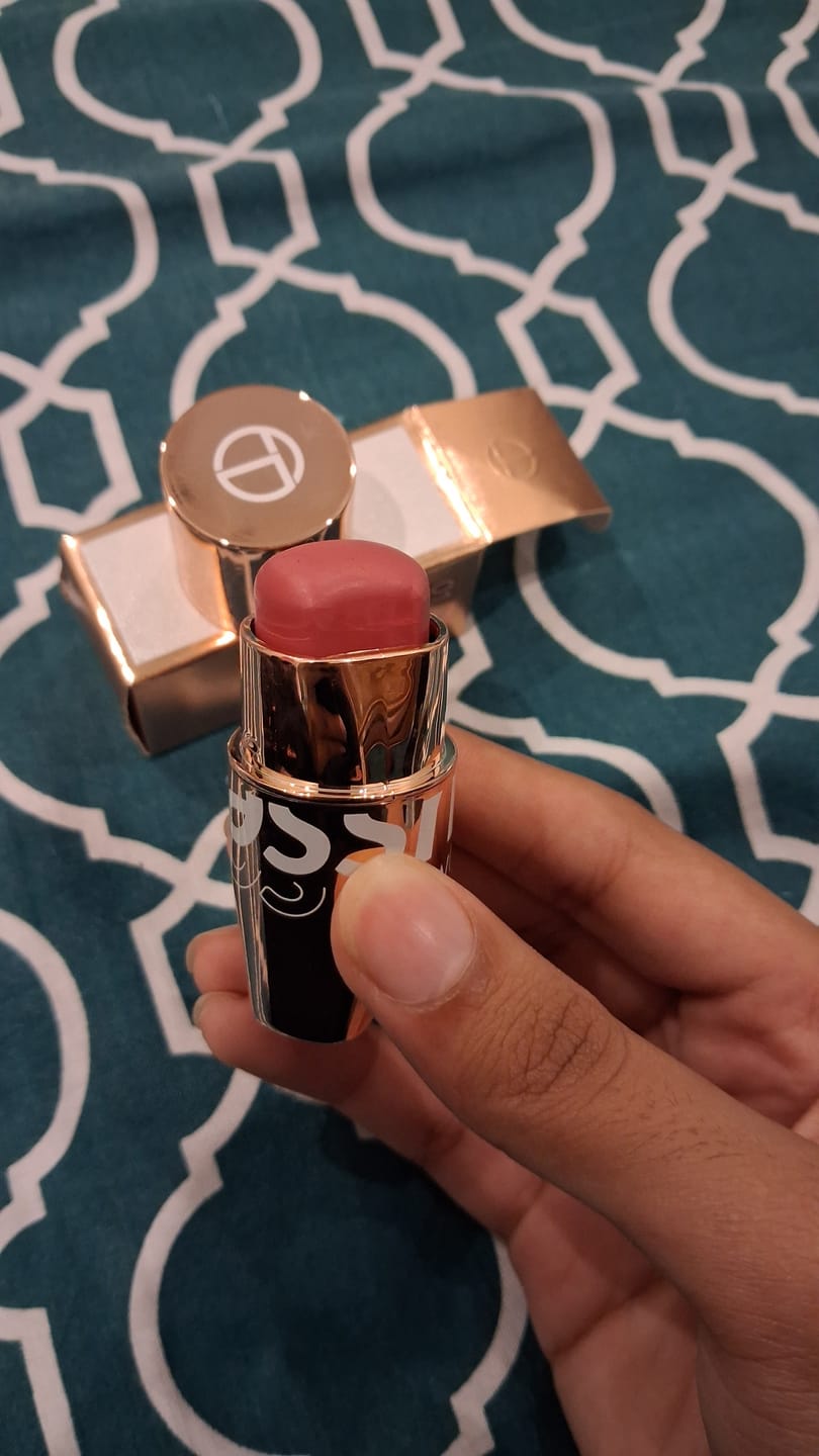 Customer photo review of O.TWO.O GLOW COLOR BOUNCE MOUSSE BLUSH