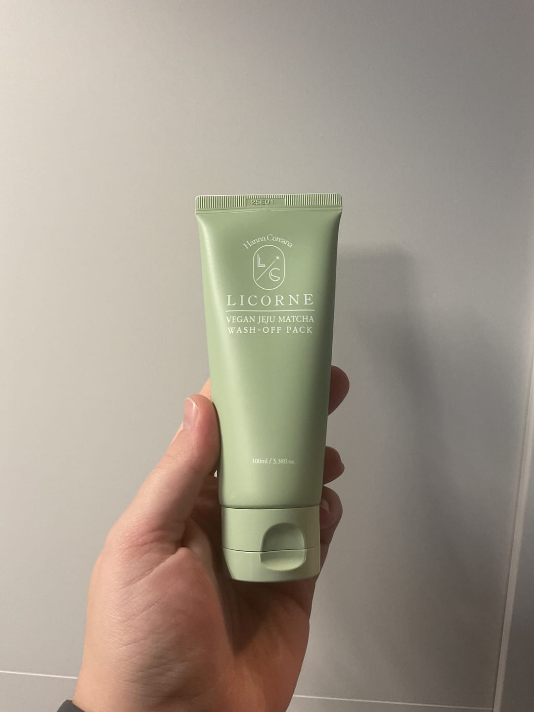 Customer photo review of Licorne Jeju Matcha Wash Off Maske (100ml)
