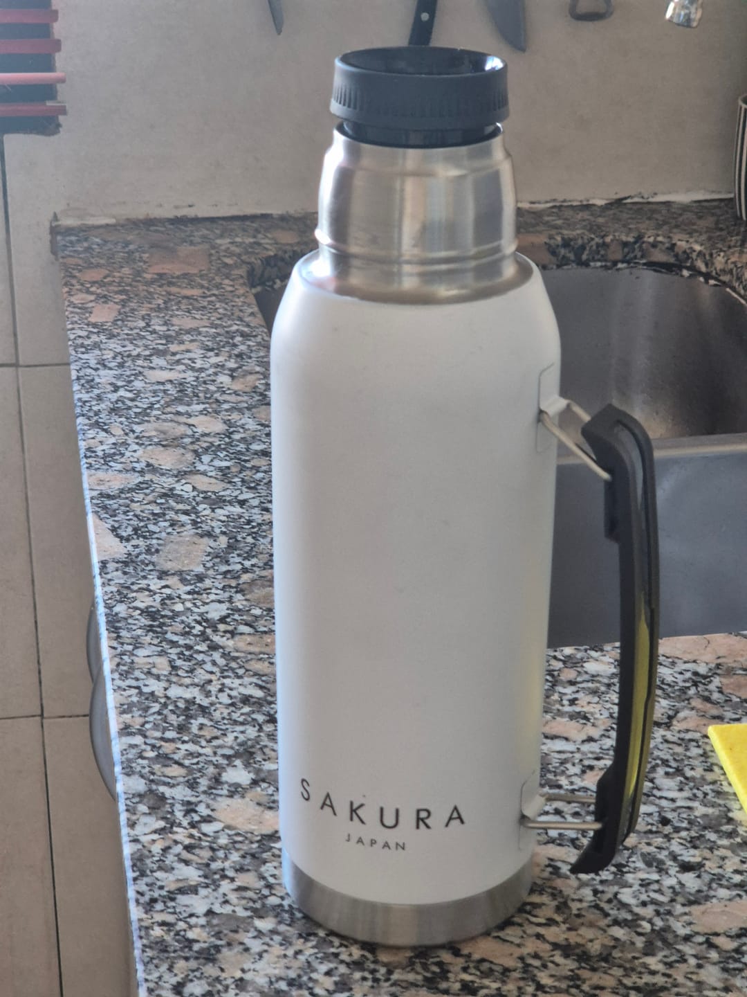 Customer photo review of Termo Sakura Clásico 1L De Acero Inoxidable Blanco