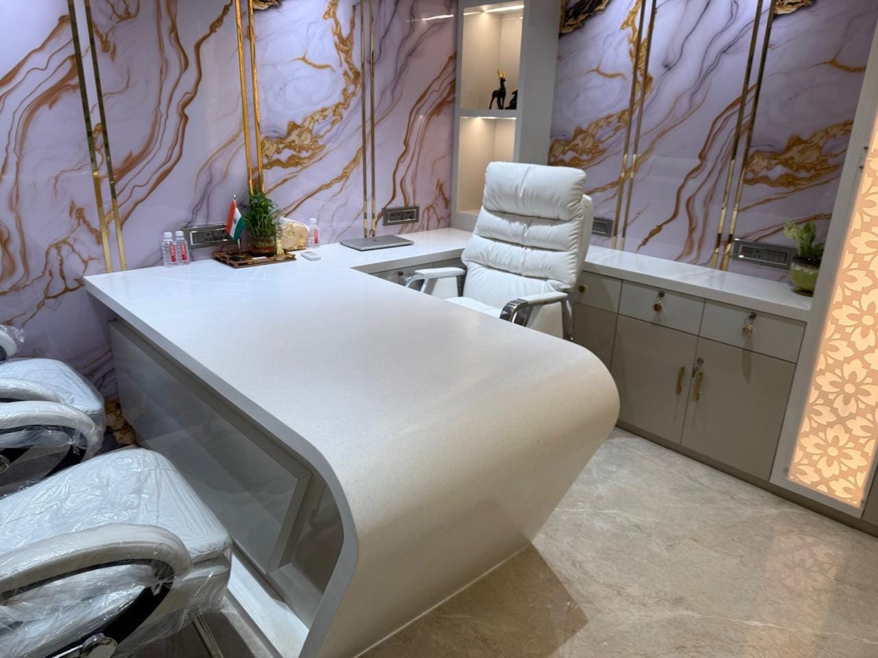 Customer photo review of Ettorez FORTUNA Premium Leatherette Chair